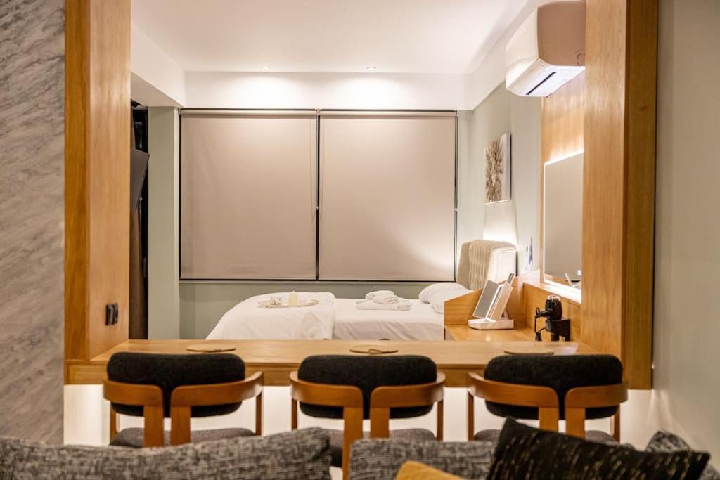 Smaragdi Luxury Jacuzzi Apartment Noho Premium Living Athens Exterior photo