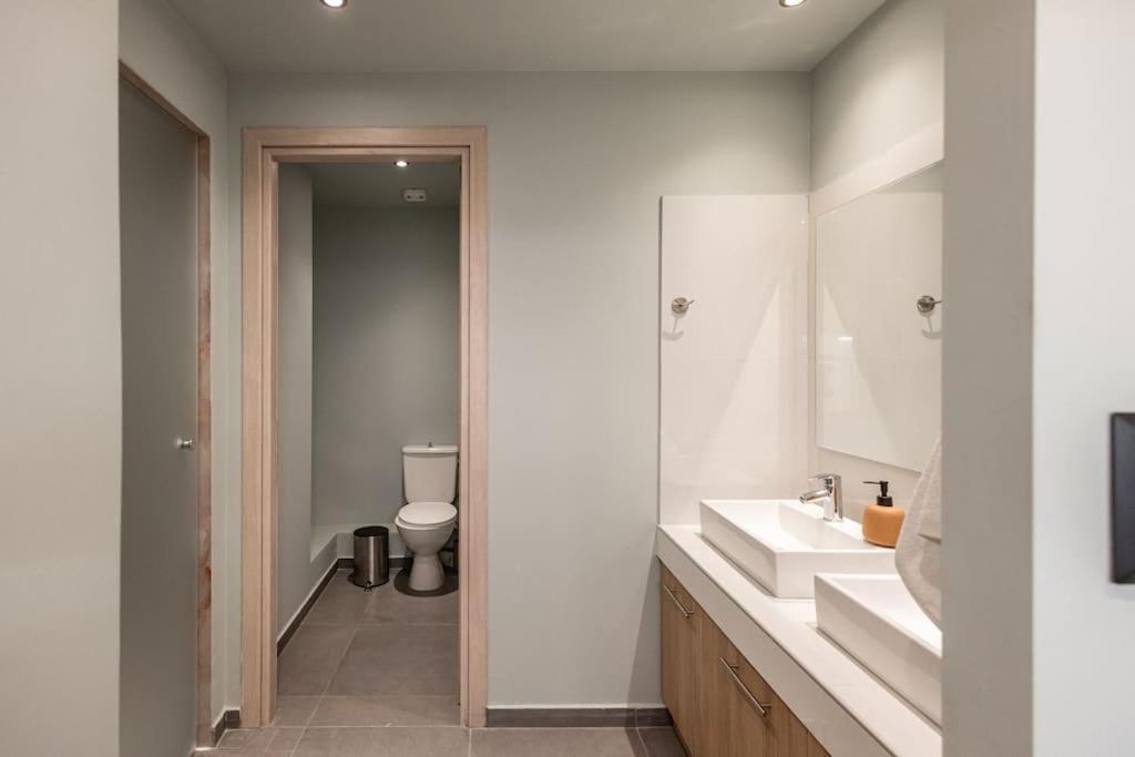 Smaragdi Luxury Jacuzzi Apartment Noho Premium Living Athens Exterior photo